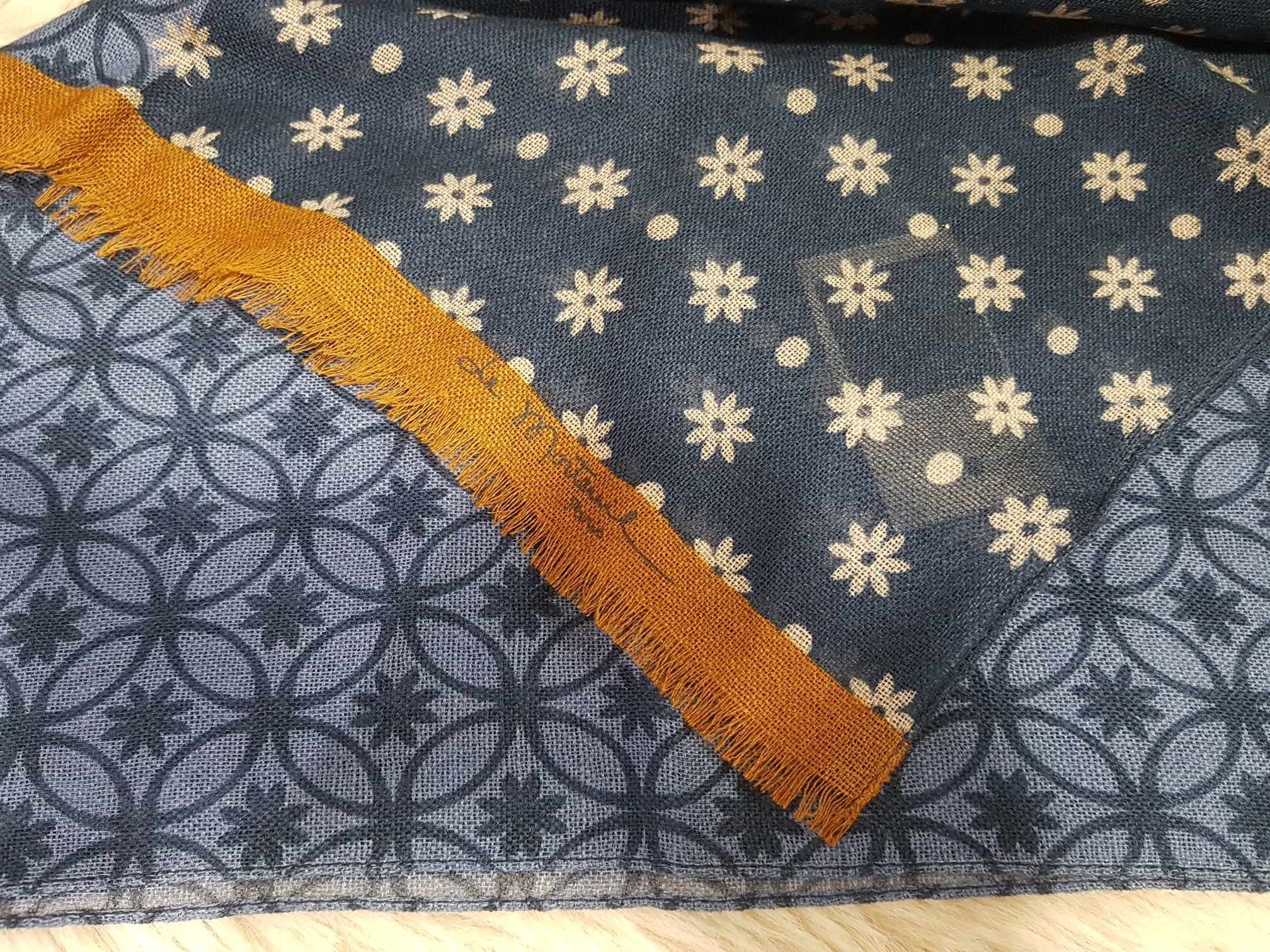 Foulard De Morteuil