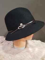 Chapeau M by Flechet