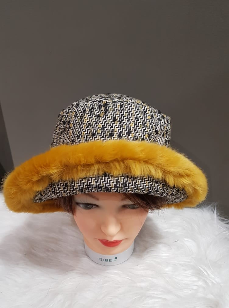 Chapeau M by Flechet