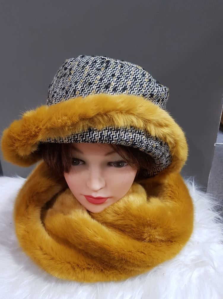 Chapeau M by Flechet