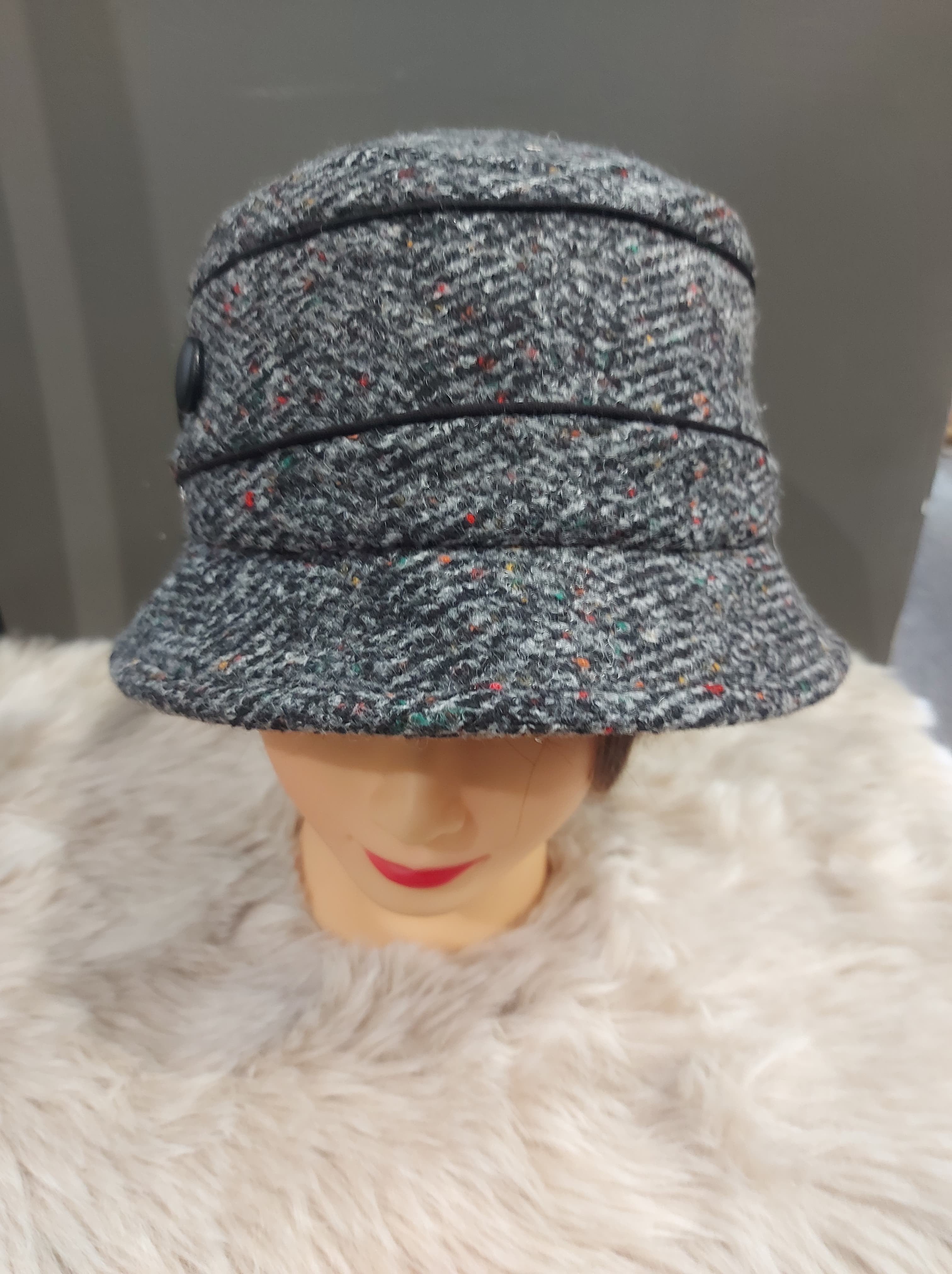 Chapeau M by Flechet