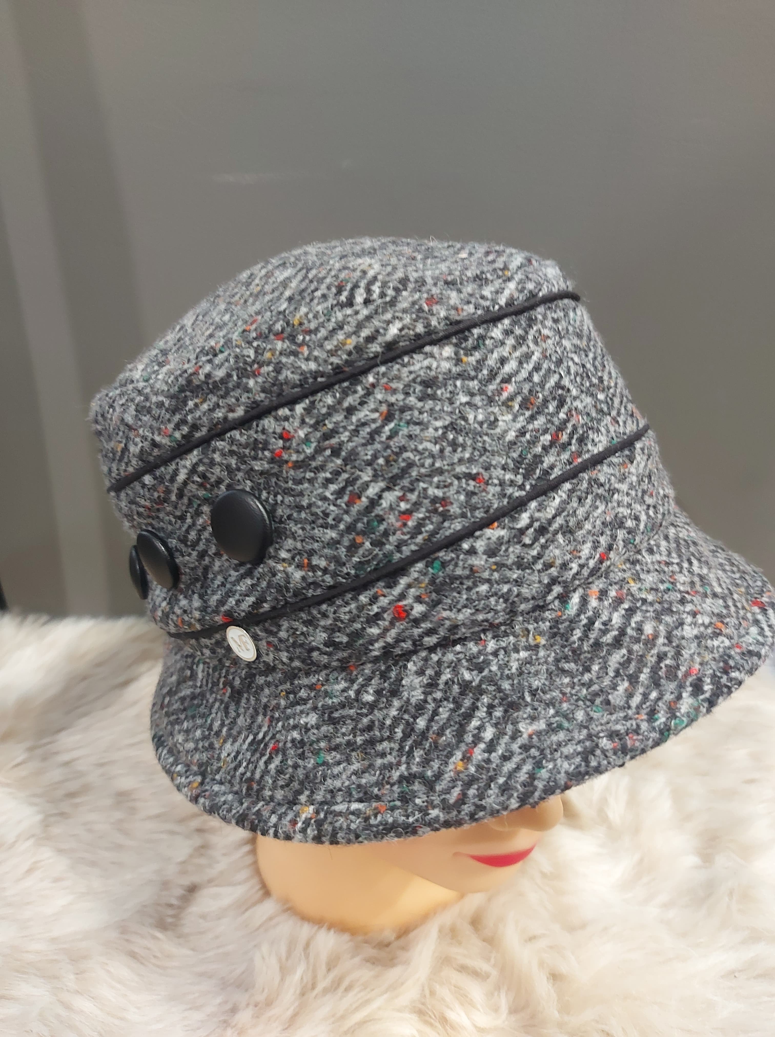 Chapeau M by Flechet