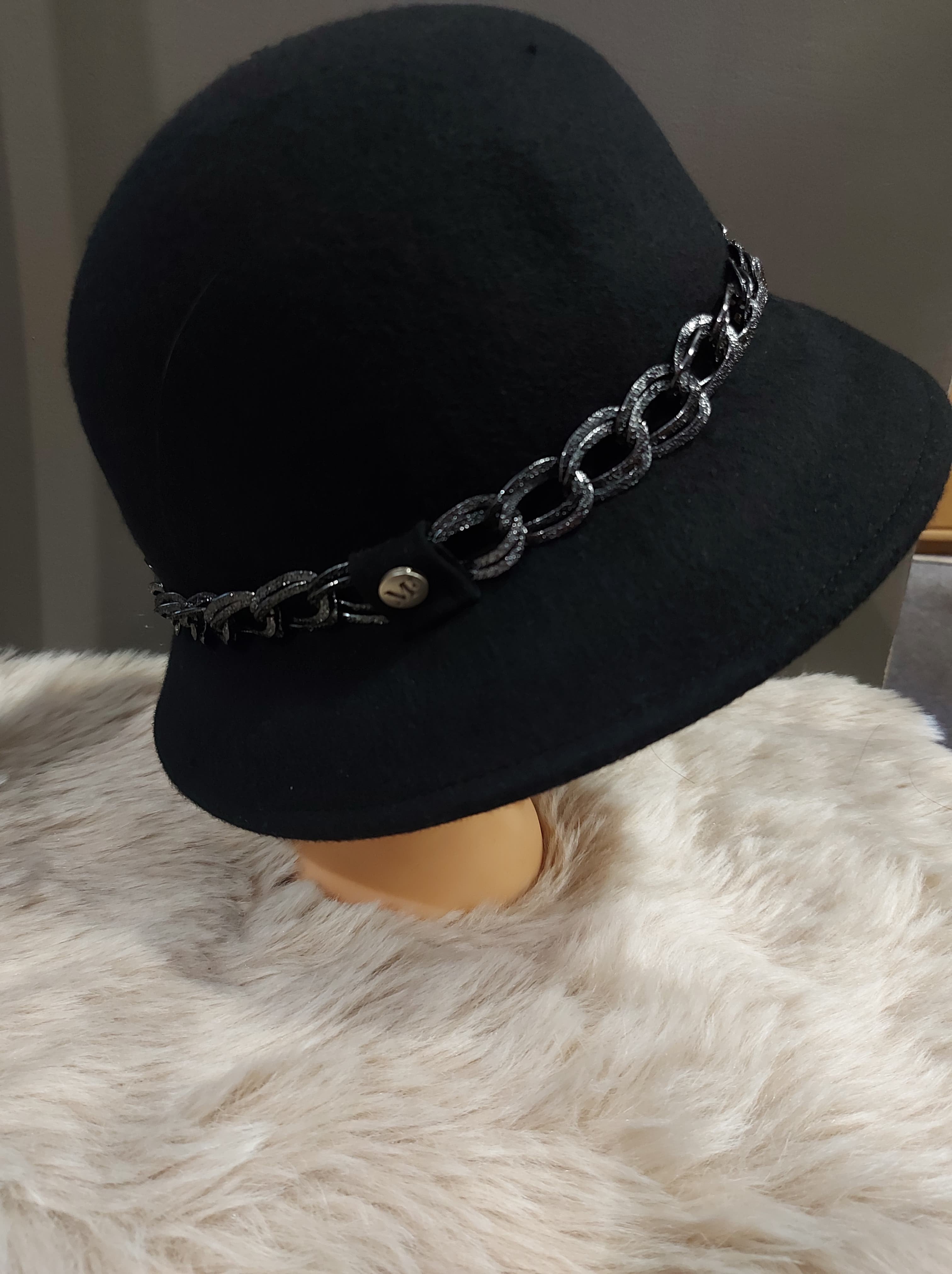 Chapeau M by Flechet