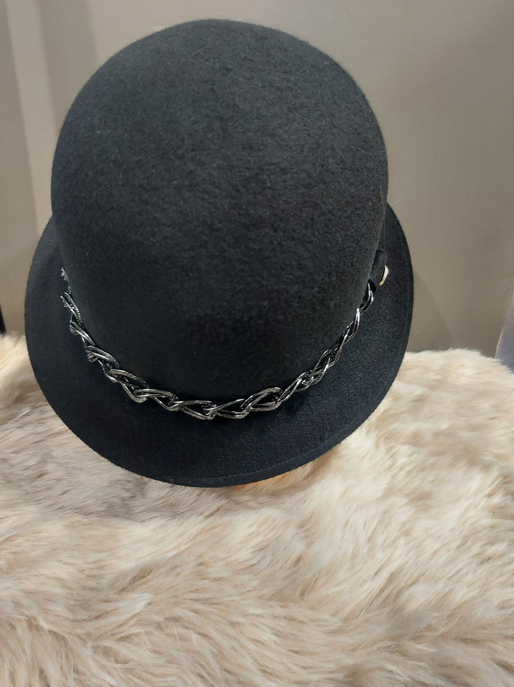 Chapeau M by Flechet