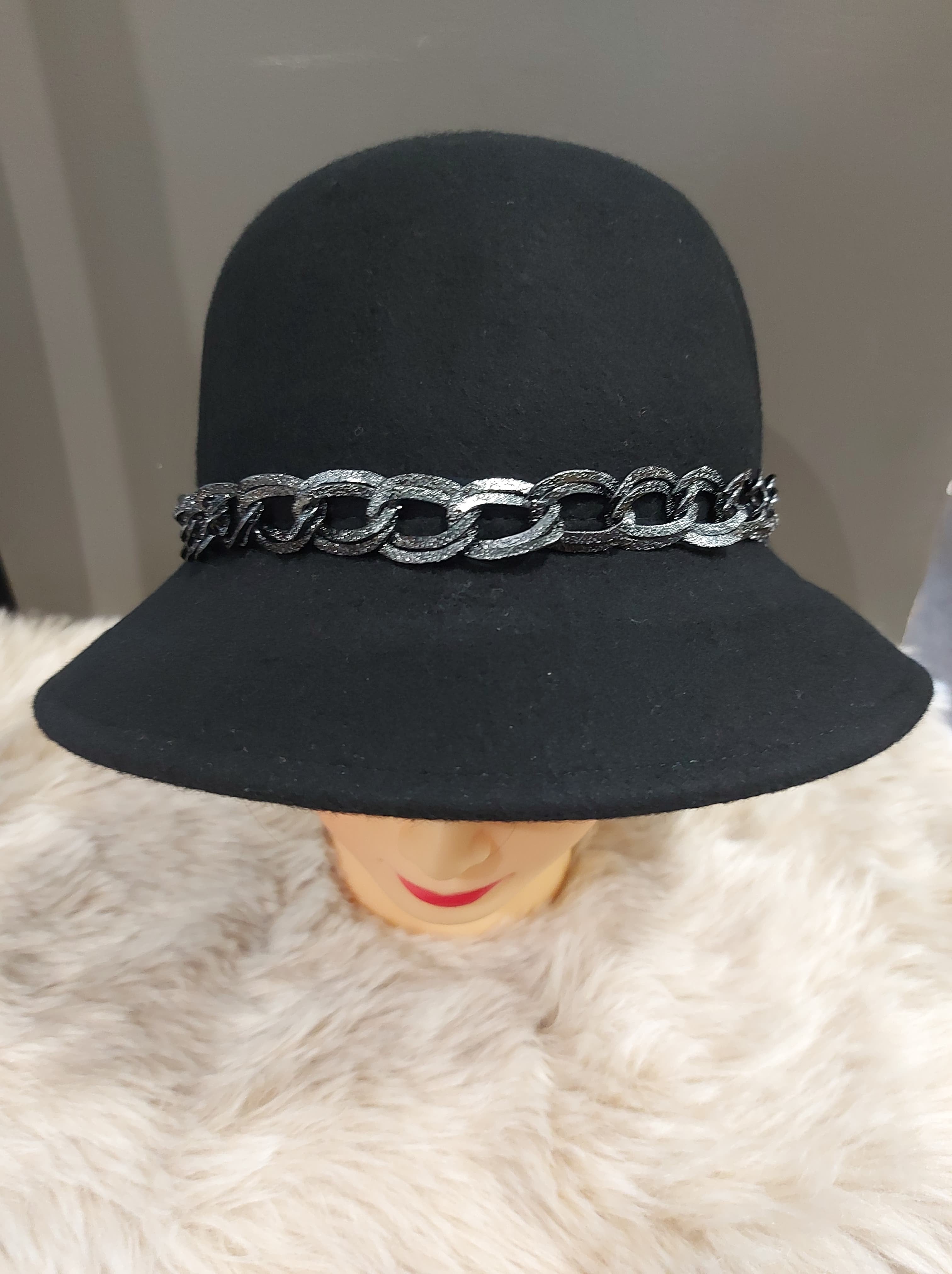 Chapeau M by Flechet