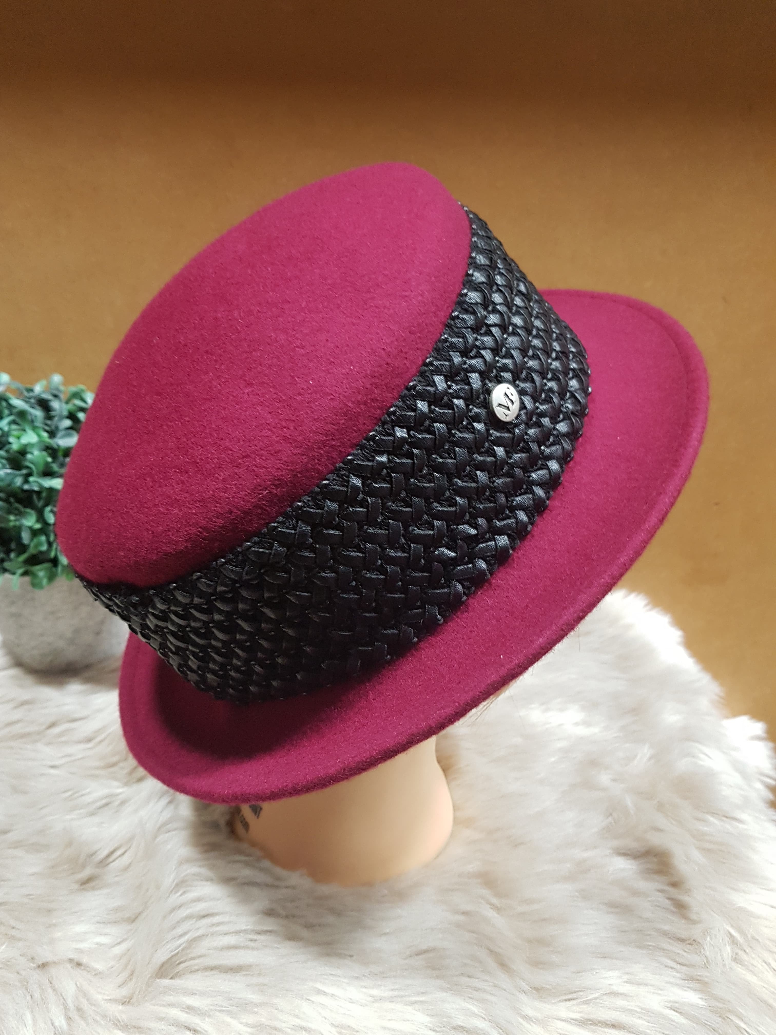 Chapeau M by Flechet