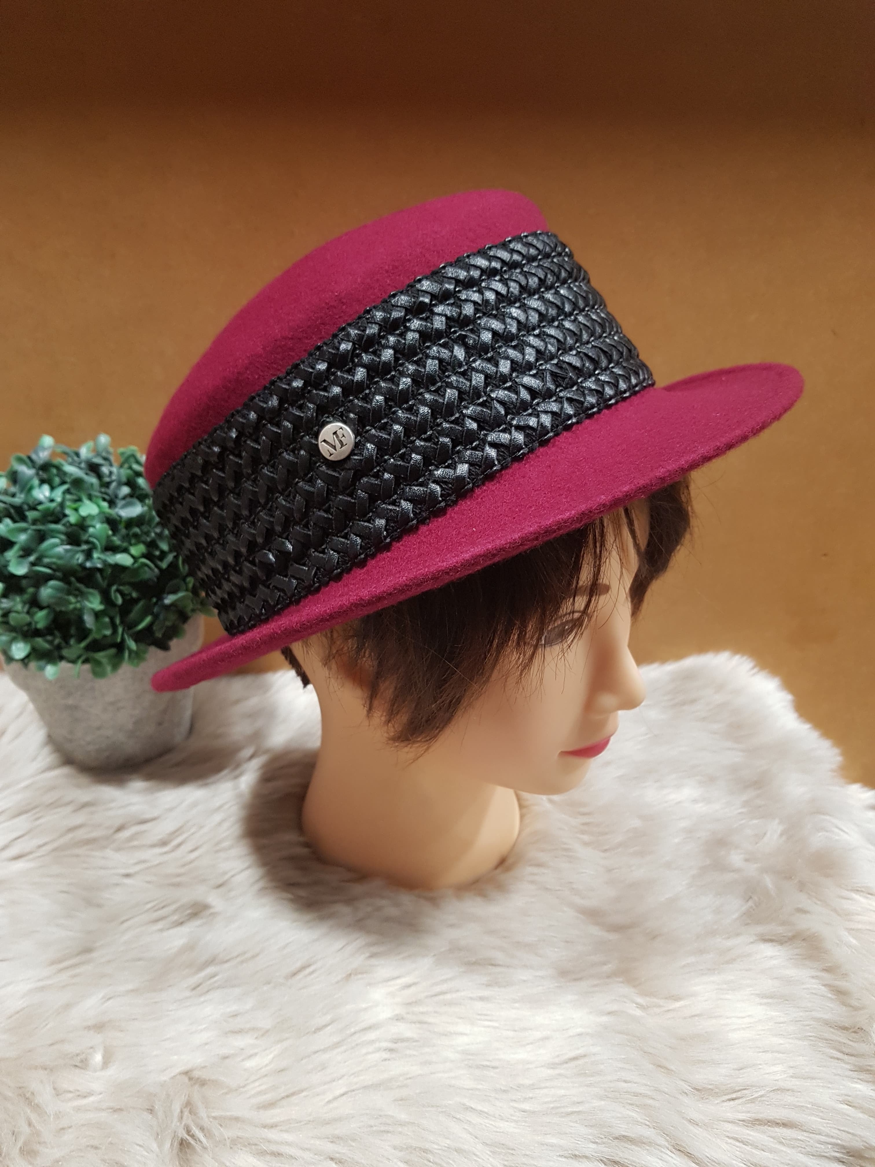 Chapeau M by Flechet