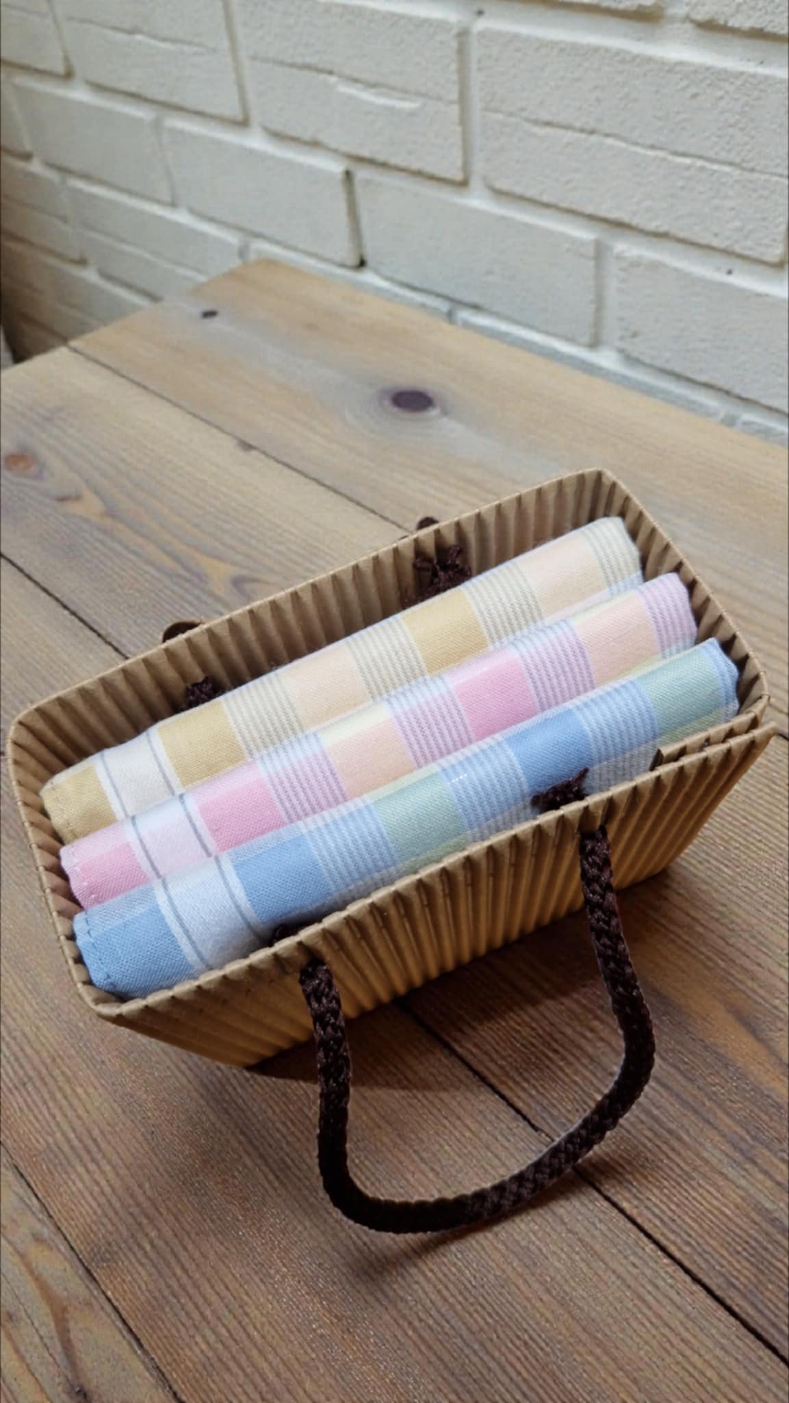 Boite à mouchoirs Femme