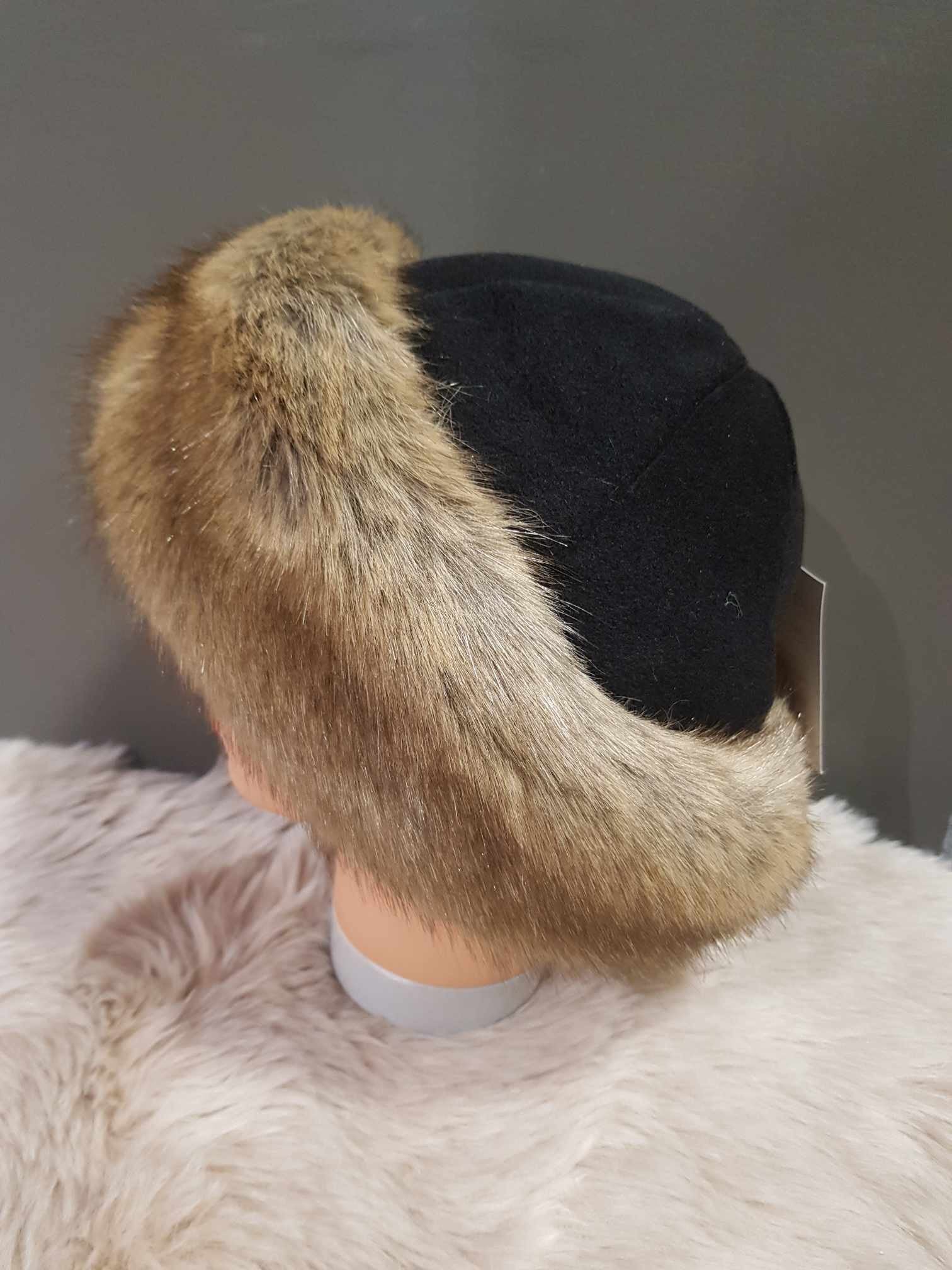 Bonnet M by Flechet