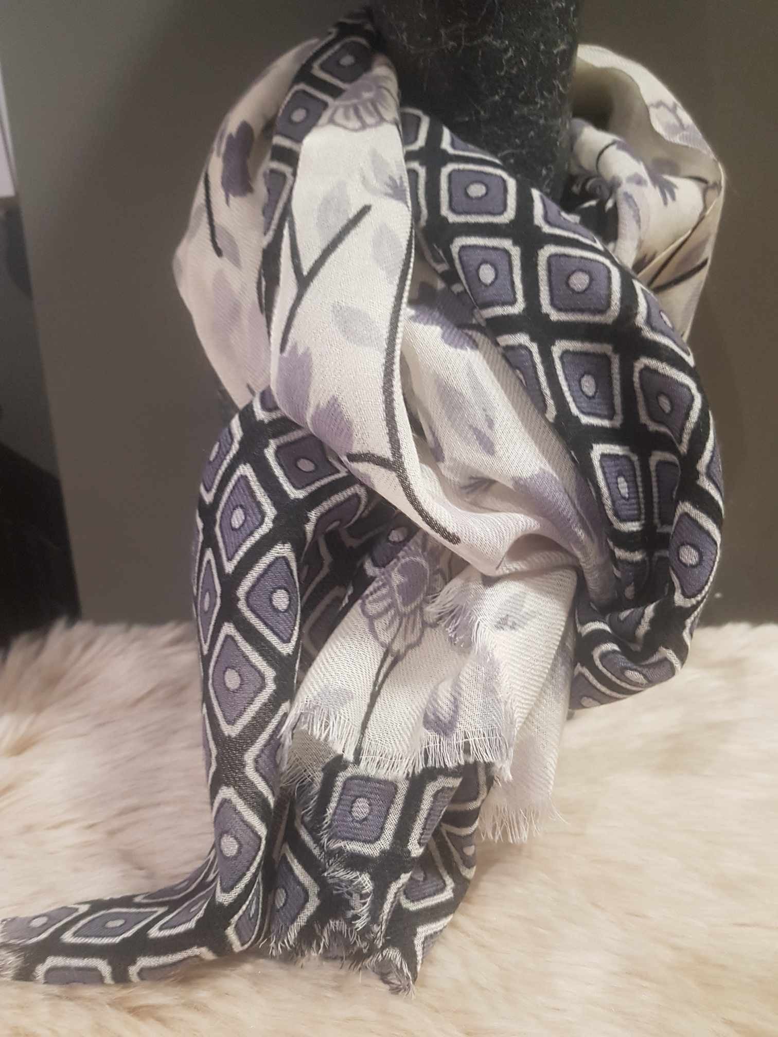 Echarpe De Morteuil