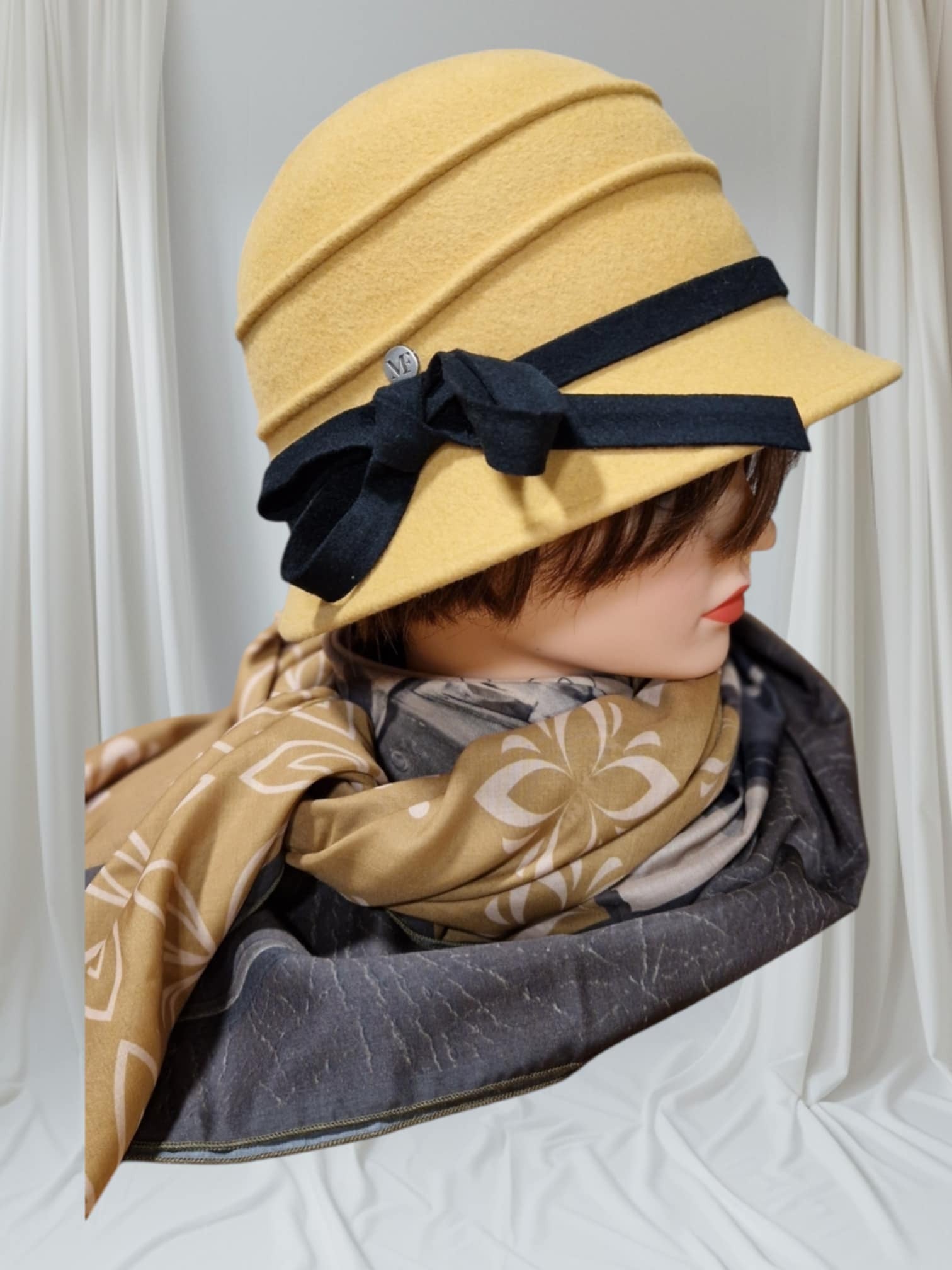 Chapeau M by Flechet