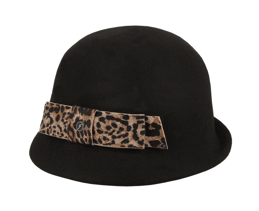 Chapeau M by Flechet